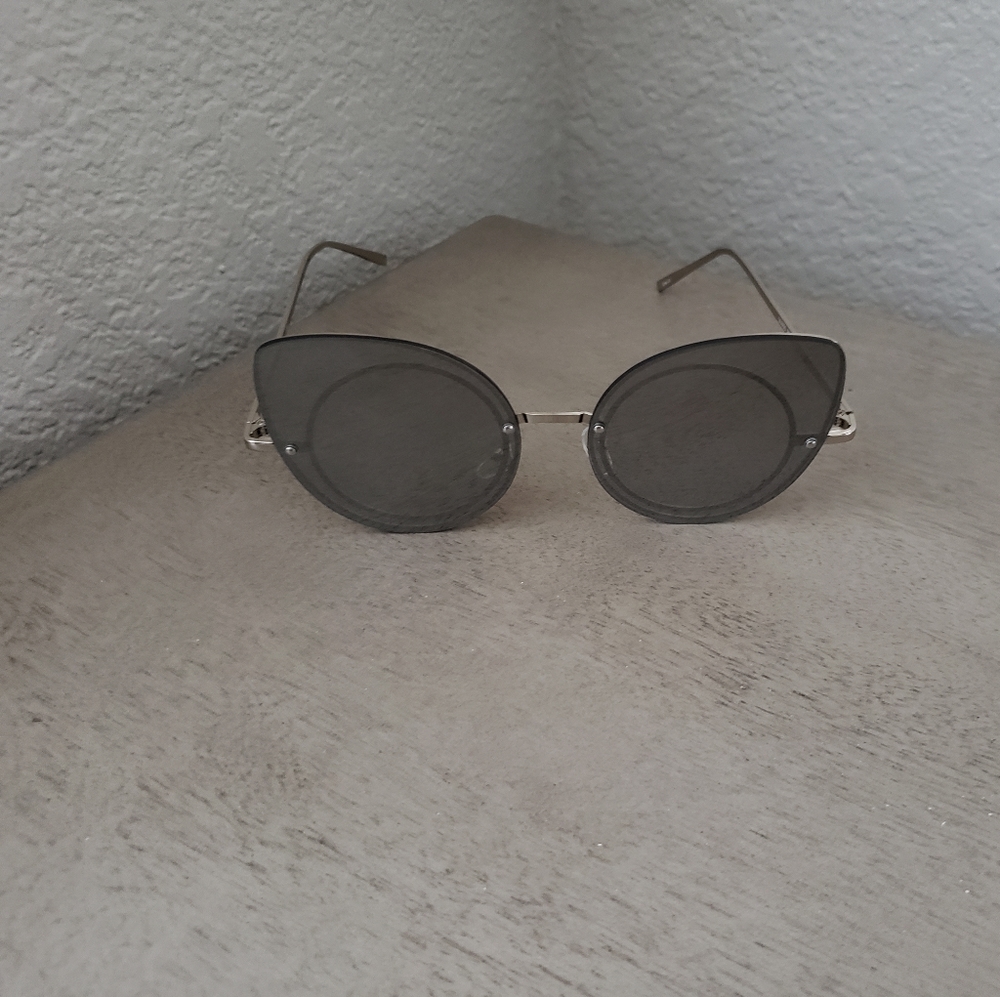 Sunglasses - Picture 2 of 3